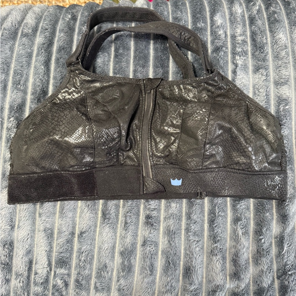 SHEFIT Black Snake Pattern Sports Bra